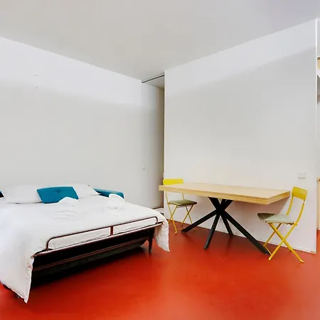 Le Plumassier Du Roi Apartment *